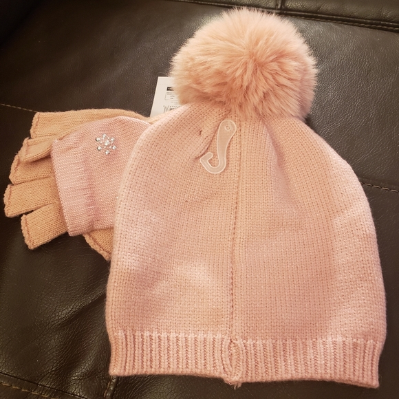 Soft Pink Girls Hat and Glove Set NWT - Picture 2 of 6